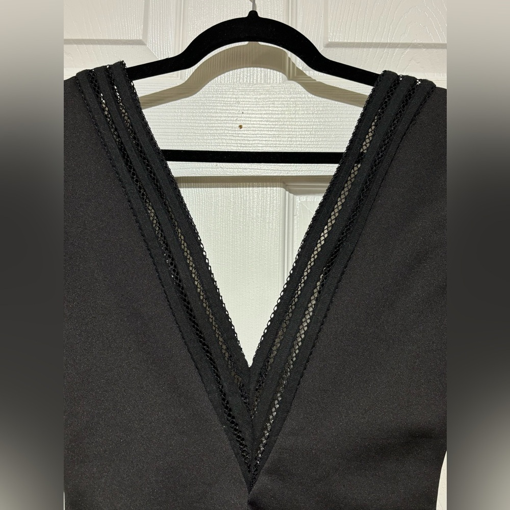 NWT Jesse Rowe Black  Deep V-neck Lace Trim  Scuba Bodysuit - Picture 3 of 8